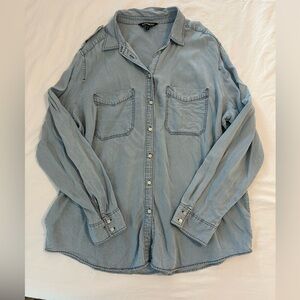 Women’s Express Lightweight Light Blue Button Up Shirt Size XL